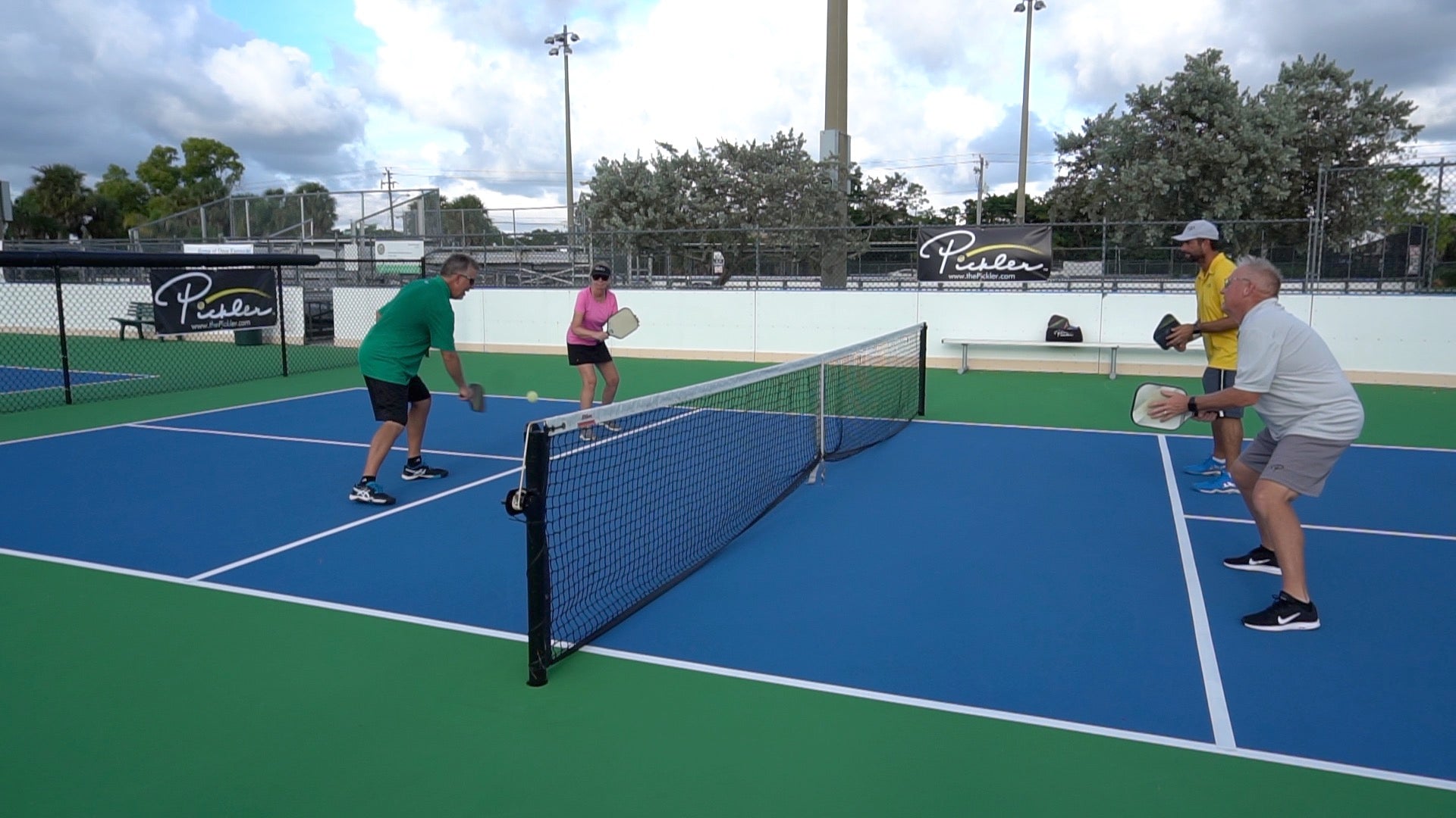 what-is-a-dink-in-pickleball