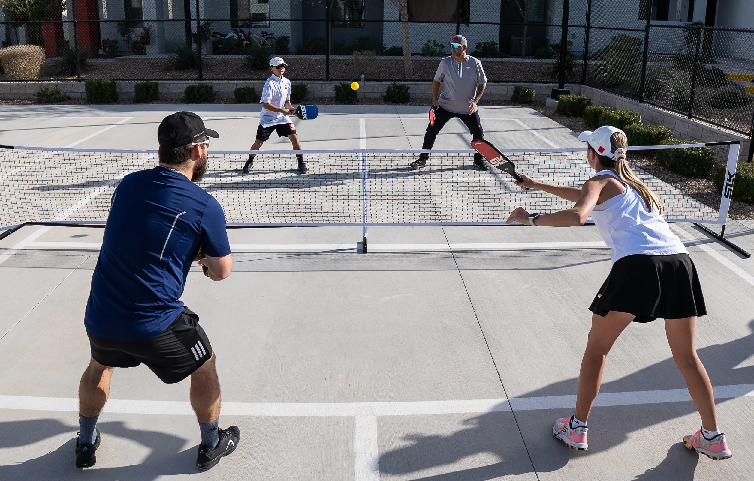 pickleball-serve-position